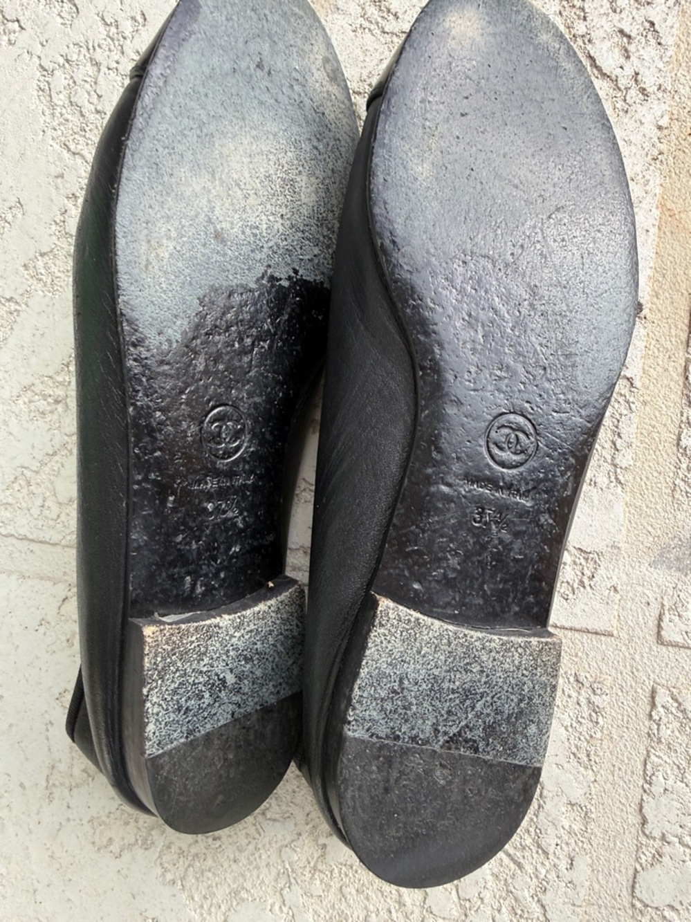 CHANEL Black Leather Cap-Toe Ballet Flats with Logo - Picture 10 of 10